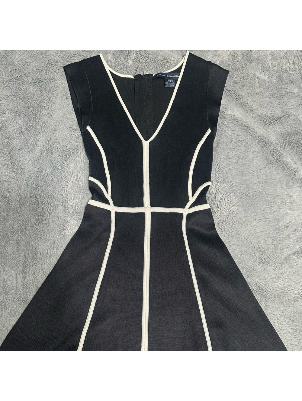 French Connection Black & Ivory Bandage Fit & Flare Dress Size 4 Small